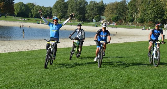 900 MTB’ers genieten van zomerse Lageveldtoer